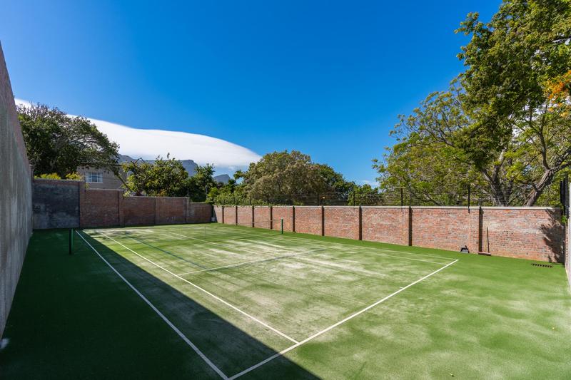 To Let 6 Bedroom Property for Rent in Constantia Western Cape